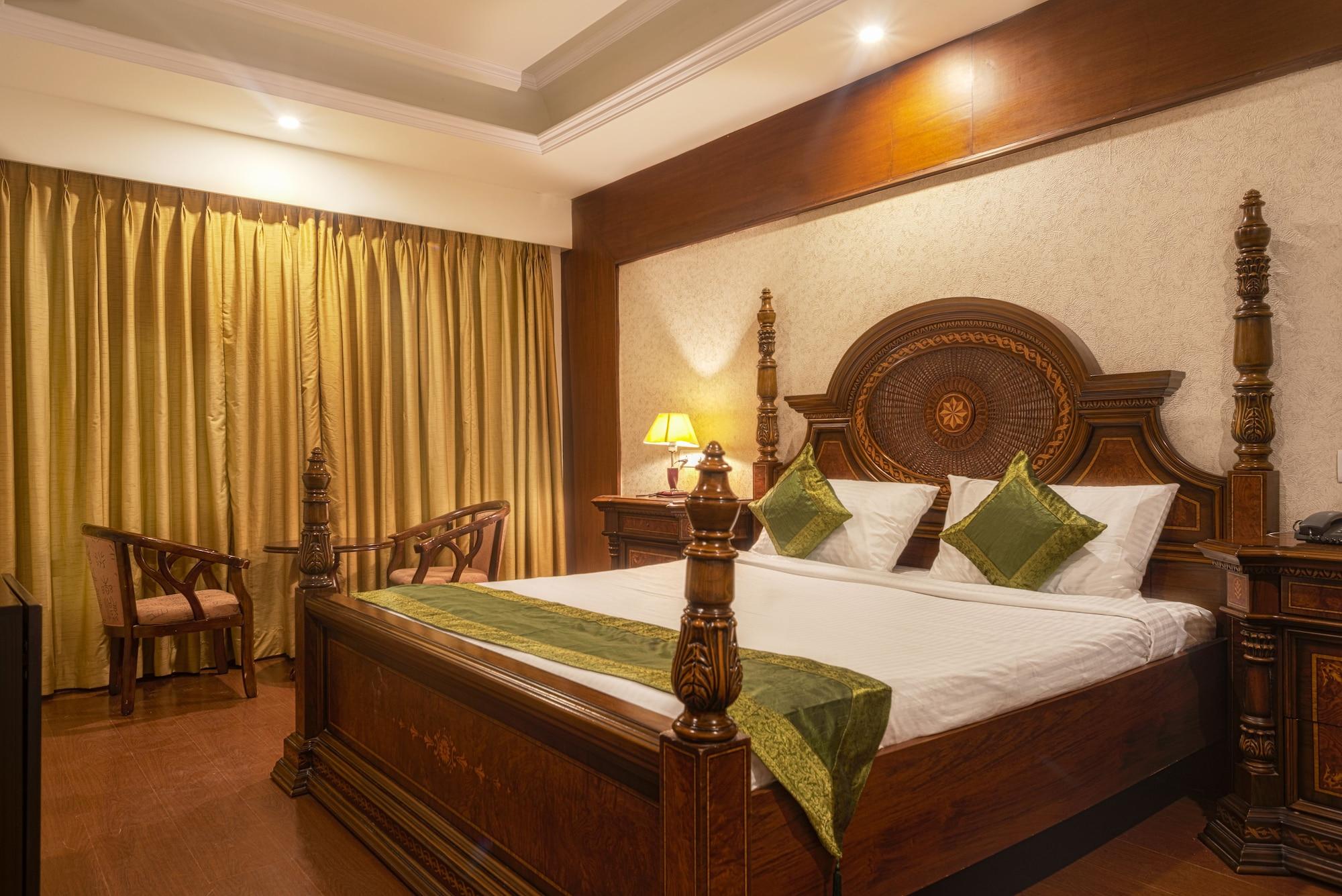 Treebo Trend Grand Plaza Nampally Hyderabad Eksteriør billede
