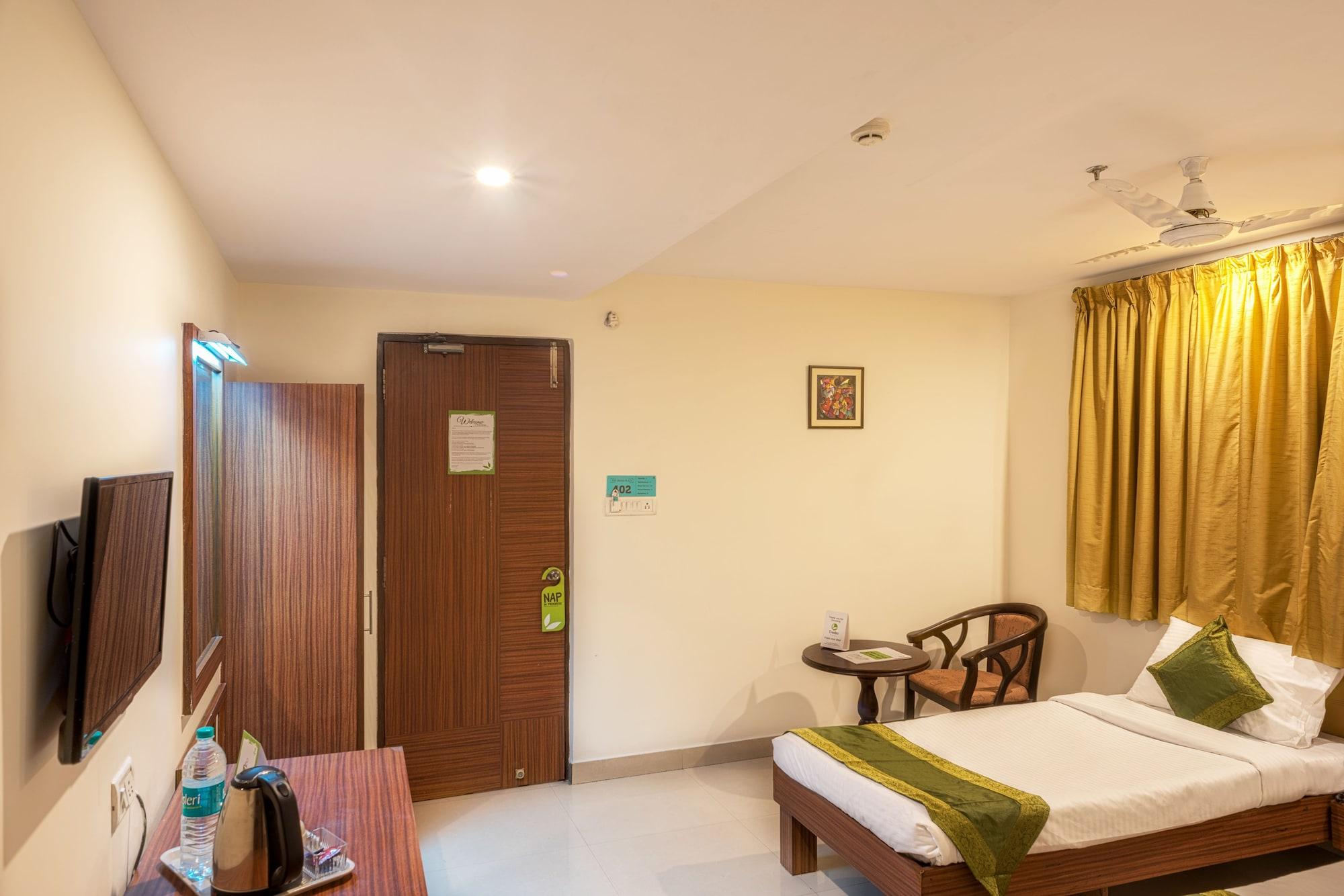 Treebo Trend Grand Plaza Nampally Hyderabad Eksteriør billede