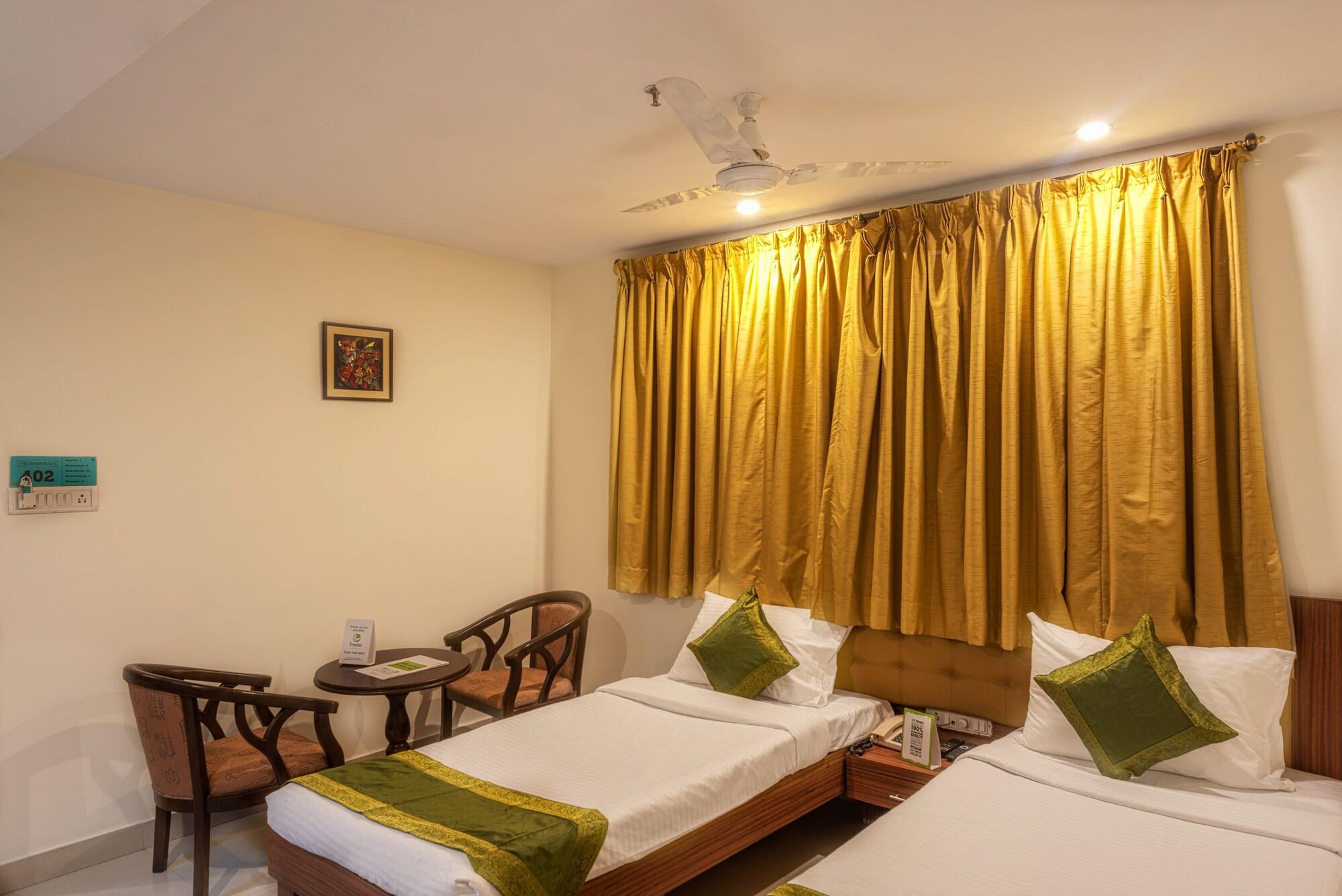 Treebo Trend Grand Plaza Nampally Hyderabad Eksteriør billede