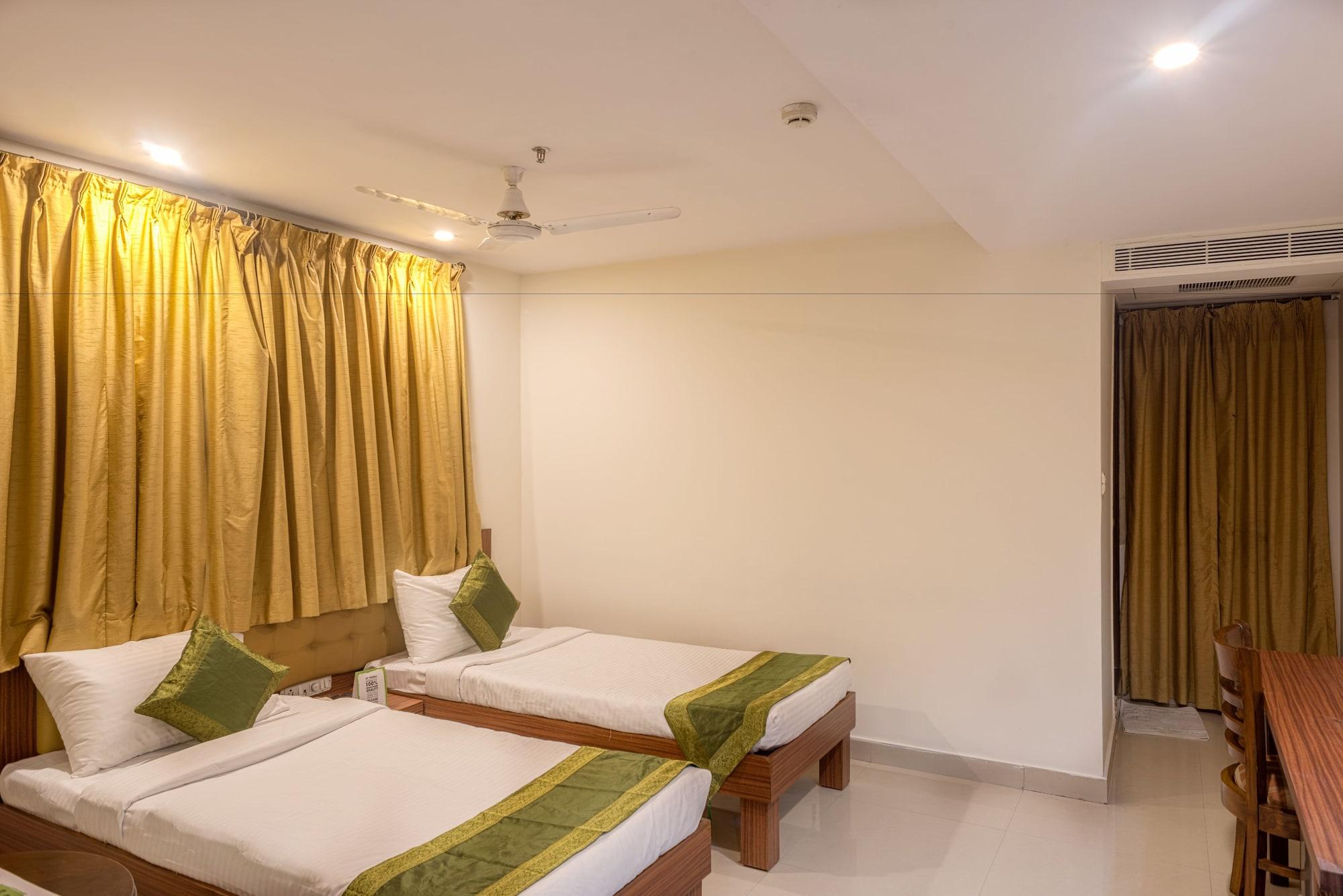 Treebo Trend Grand Plaza Nampally Hyderabad Eksteriør billede