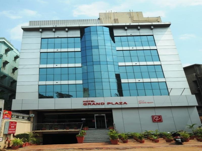 Treebo Trend Grand Plaza Nampally Hyderabad Eksteriør billede
