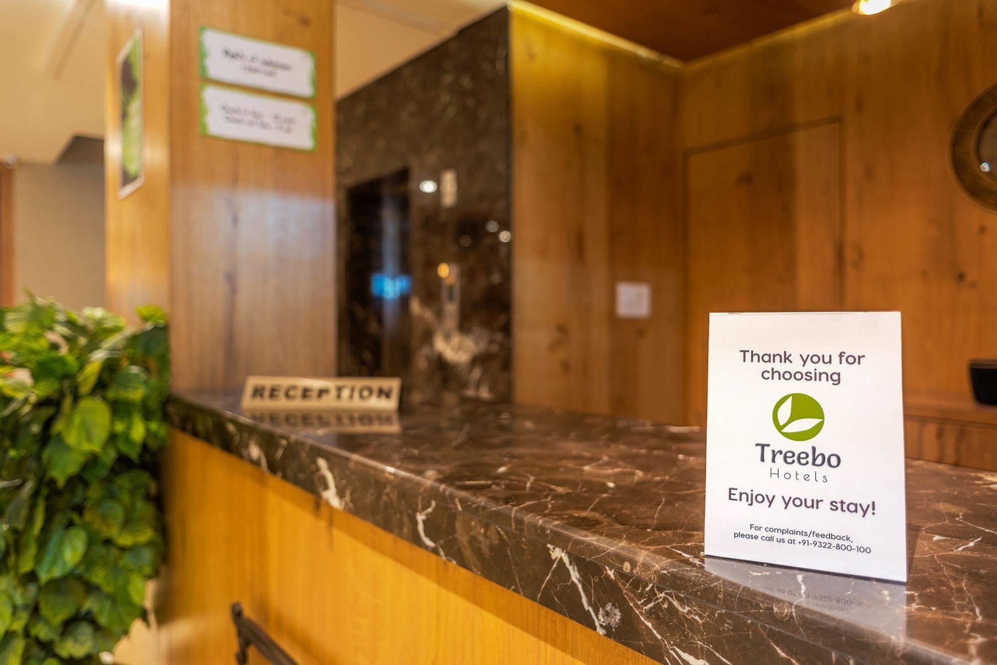 Treebo Trend Grand Plaza Nampally Hyderabad Eksteriør billede